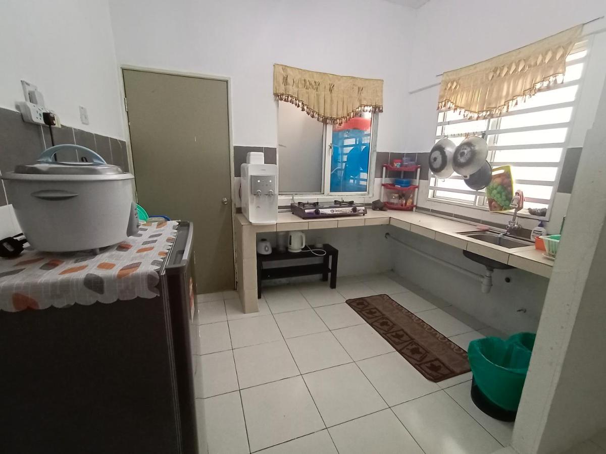 Nurul Aisyah Homestay Tanah Rata Bagian luar foto